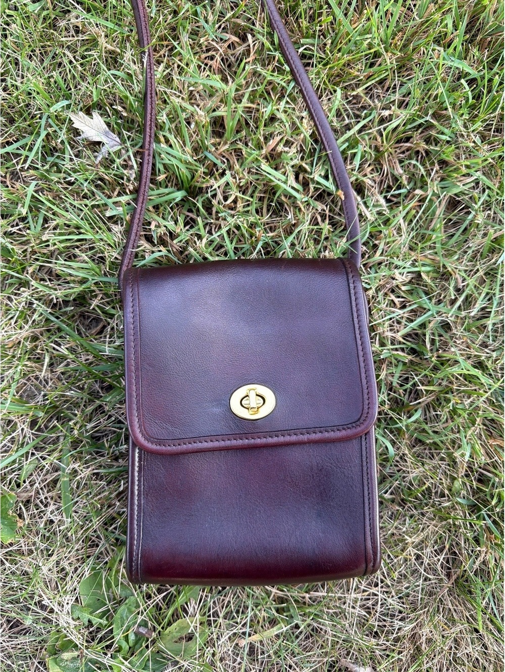 Vintage 1990s Coach Mahogany Leather Scooter Crossbody Bag K48 9893 Made in USA